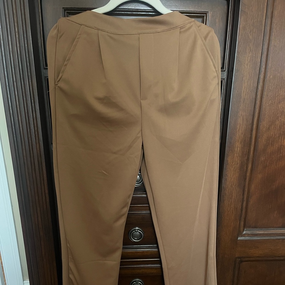 Tan elastic waist pleated pocket tailored dress pants M
